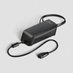 Vue rapprochée du chargeur Bosch Fast Charger 6A