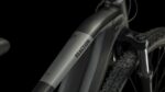VTTAE Cube Reaction Hybrid Performance 500 noir sur sentier forestier