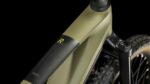 Cube Stereo Hybrid 160 HPC Race olive vert utilisé sur sentier enduro technique