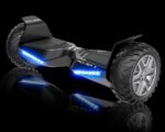 Vue rapprochée des pneus tout-terrain du Halo Rover X