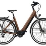 Vélo électrique premium O2feel iSwan City Boost 6.1 cadre bas confortable