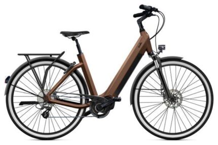 Vélo électrique premium O2feel iSwan City Boost 6.1 cadre bas confortable