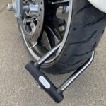 Vue rapprochée du Litelok X1 résistant à la meuleuse d’angle