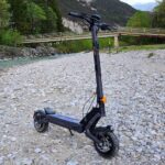 Vue latérale de la trottinette électrique Ausom L2 Max tout terrain