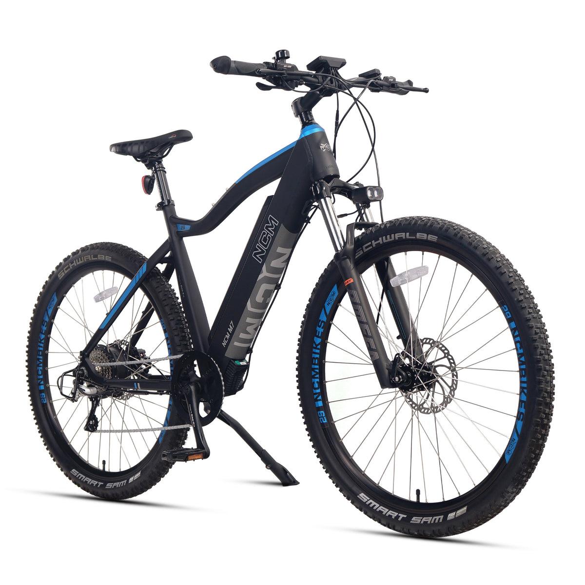 Avis vélo électrique NCM E-VTT confort et autonomie pour usage sportif loisir VTT électrique NCM suspension avant hydraulique pneus cramponnés terrain accidenté