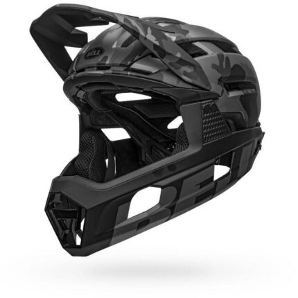 Bell Super Air R Spherical porté pendant une sortie VTT enduro