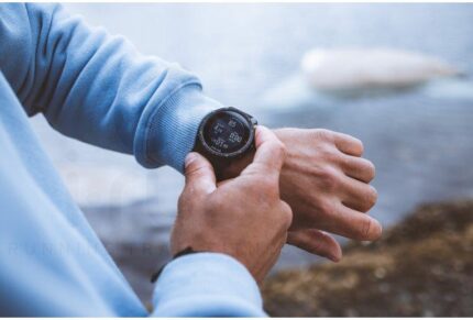 Montre Polar Grit X Pro Saphir noire vue de face