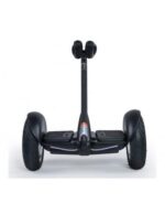 Segway Ninebot S2 utilisé sur une route urbaine