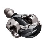 Vue rapprochée des pédales SPD Shimano XT M8100