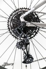VTT sportif Cannondale Trail SE 1 sur sentier technique