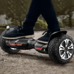 Vue rapprochée des pneus 8,5 pouces du Gyroor Warrior